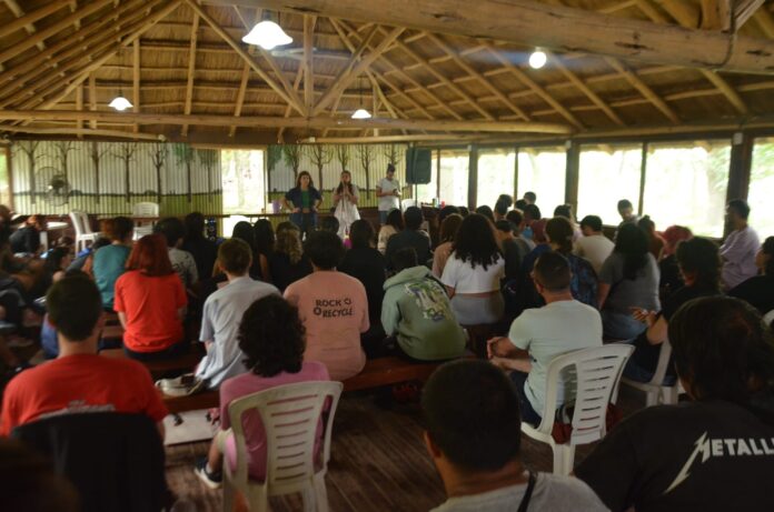 residentas campamento anticapitalista