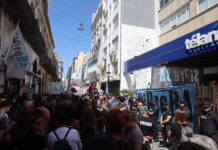 Enorme abrazo a Télam contra el cierre Abrazo a Télam