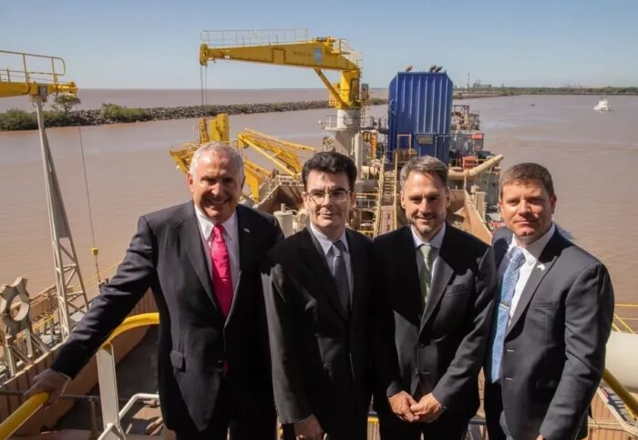 Entreguismo cipayo: Milei entregó el control de la Hidrovía Paraná al ejército yanqui Milei Hidrovía