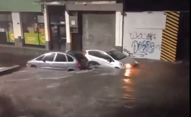 «Supercelda»: diluvio y destrozos, inundaciones y alertas metereológicas en 18 provincias Supercelda