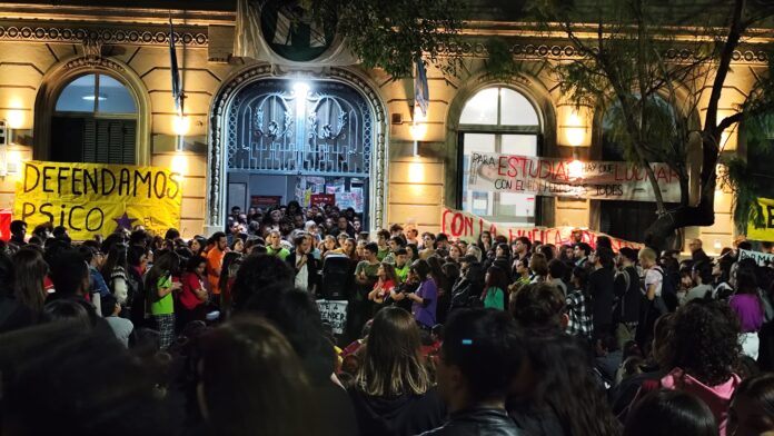 Asamblea de Psicología Movilización educación