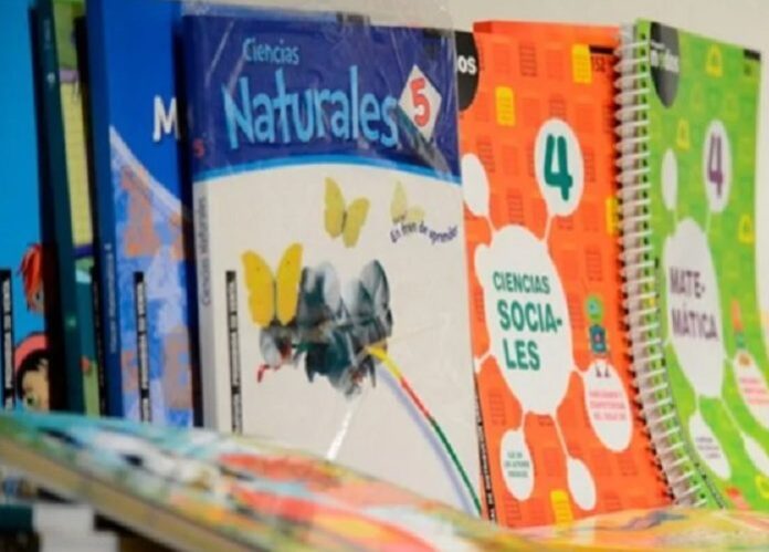 Milei libros escolares