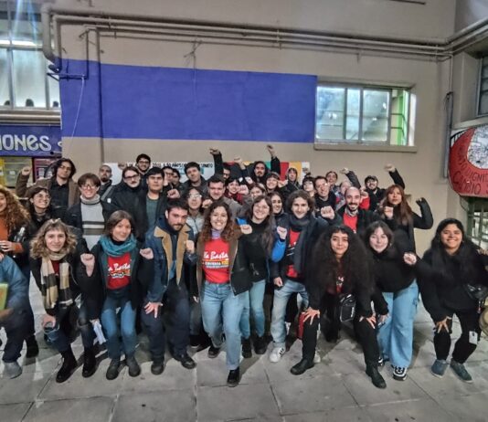 Asamblea del CEFyL vota movilizar para derrotar la Ley Bases exigiendo paro general Asamblea de Filosofía y Letras