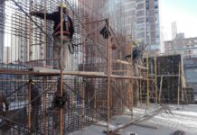 Esclavitud y negreo: Milei reglamentó la extinción, a mediano plazo, del trabajo en blanco, registrado y con derechos Reforma laboral ley bases