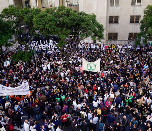 El Frente Sindical de la Universidades Nacionales frena la lucha contra el ajuste de Milei Huelga universidades