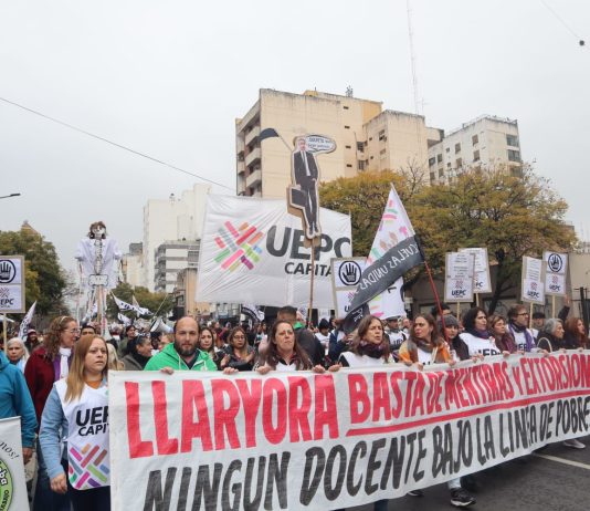 Masivo paro y movilización docente en Córdoba