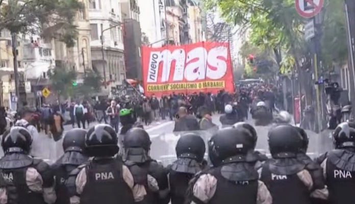 Represión jubilados jubilaciones veto