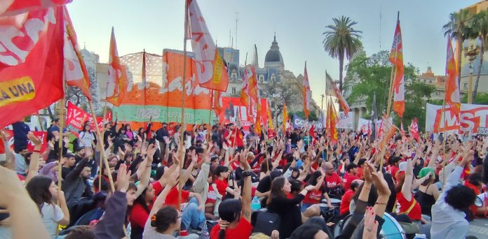 Gran asamblea estudiantil Interfacultades en Plaza de Mayo asamblea interfacultades