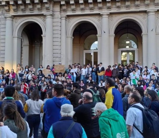 El Hospital Bonaparte comienza la resistencia al vaciamiento y los despidos masivos en Salud despidos salud