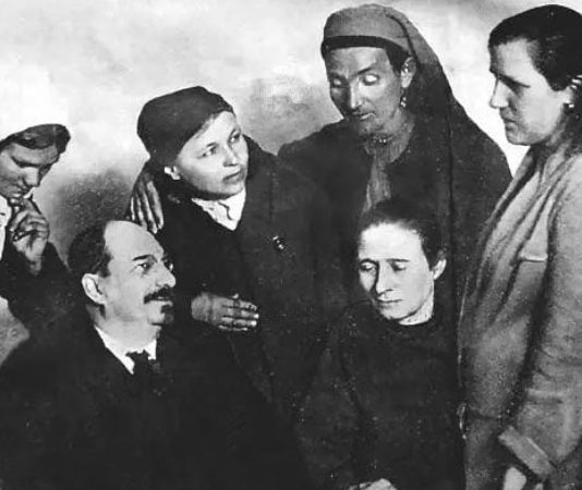 A 91 años de la muerte de Anatoli Lunacharski: La Revolución Rusa y la Educación Popular Lunacharski