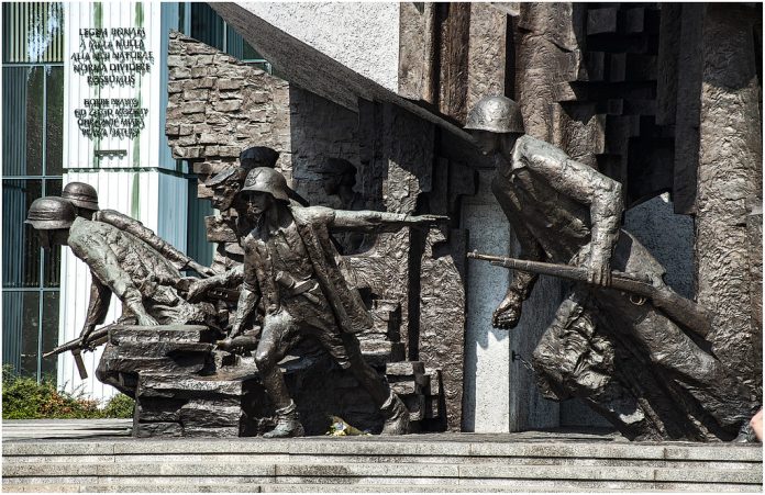 Monumento al alzamiento de Varsovia La cuestión judía