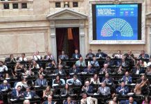 Polémica en la izquierda por la defensa de las PASO de representantes del FITU Suspensión de las PASO