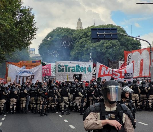 Frente a la represión de Milei y Bullrich, en defensa de los jubilados represión jubilados