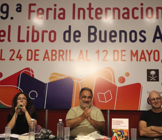 Violeta Alonso introduce la presentación del libro «El Marxismo y la Transición Socialista» presentación el marxismo y la transición socialista