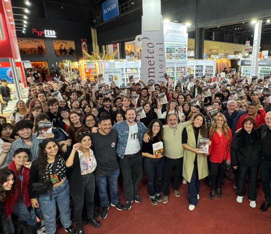 Roberto Sáenz presenta su obra «El Marxismo y la Transición Socialista» en la Feria del Libro Presentación de El Marxismo y la Transición Socialista