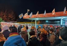 Corte y acto de los trabajadores de Georgalos contra los despidos Georgalos