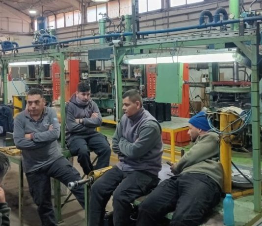 Córdoba: paro y asamblea de los obreros del neumático por salario obreros del neumático Córdoba