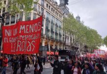 Inmensa movilización frente al triple femicidio de Morena, Brenda y Lara movilización femicidio