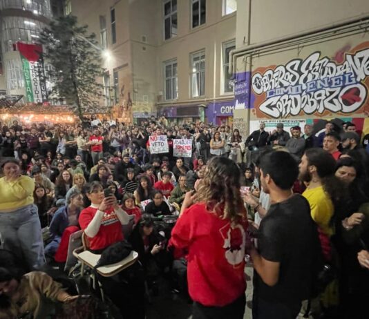 Esos dedos en “V” los hacen Solano y Del Caño también ¡Ya Basta! debate con el FITU