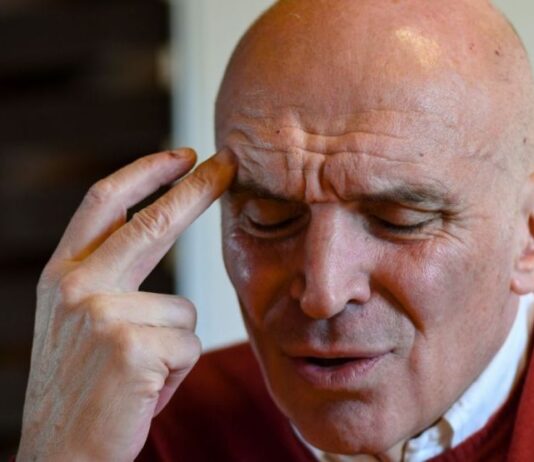 Espert, el caído, seguirá siendo la primera cara de la Boleta Única de Papel Narco candidato