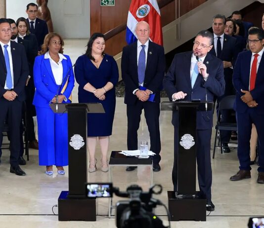 Costa Rica: una estabilidad frĂĄgil, en crisis y sin rumbo Costa Rica