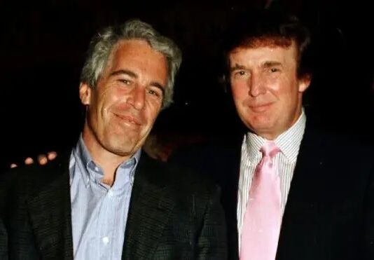 «SabĂa de las chicas»: nuevas revelaciones de la complicidad de Trump con el traficante de menores Jeffrey Epstein Epstein Trump