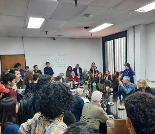 ÂżInstitucionalidad o acciĂłn directa? Un debate con el PTS en FilosofĂa y Letras Filo y Letras