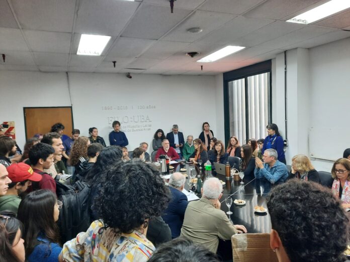 WhatsApp Image 2025-11-21 at 16.59.14 Filo y Letras