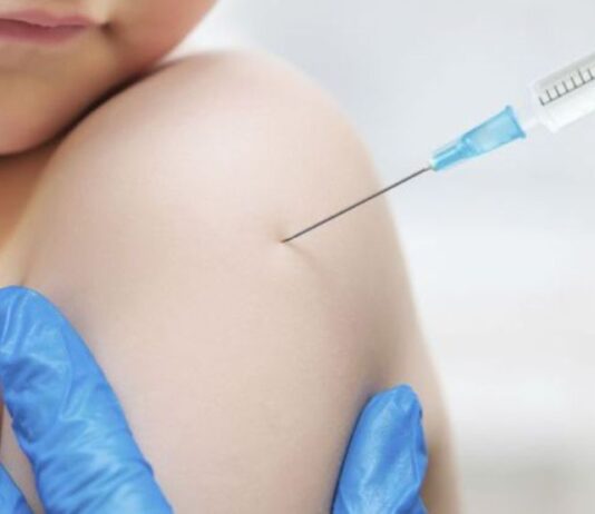 El desplome de la vacunación: una política de vulneración de los derechos de infancias y adolescencias