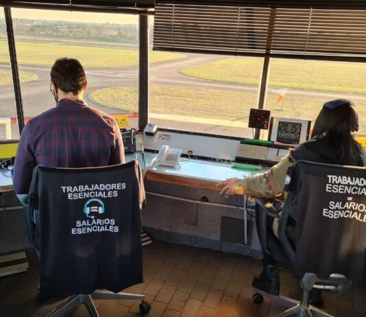 Los controladores aéreos en paro contra el ajuste del gobierno Paro controladores